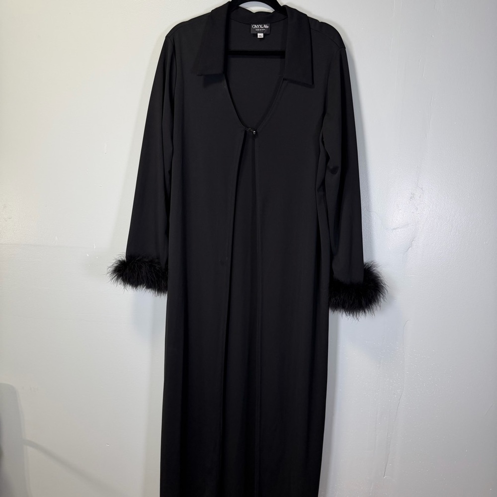 Onyx Nite‎ Black Robe with Feather Cuffs Sz  XL